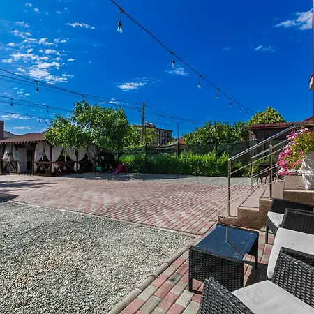 Bella 2m בית הארחה קוסטינסטי